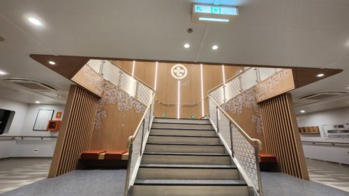 豪華そうな階段