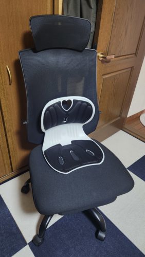 腰　姿勢サポートチェア