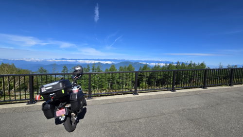 大沢駐車場からの八ヶ岳（だと思う）