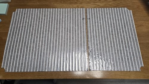 絨毯の裏側（サイズを合わせてカット）