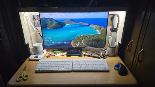 デスクライト点灯