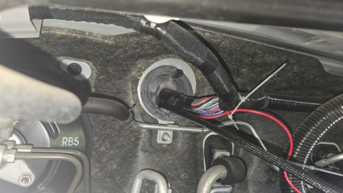 ゴムブッシュ、外れる