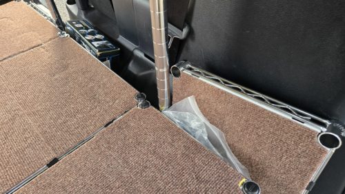 ポールはギリギリタイヤハウス回避