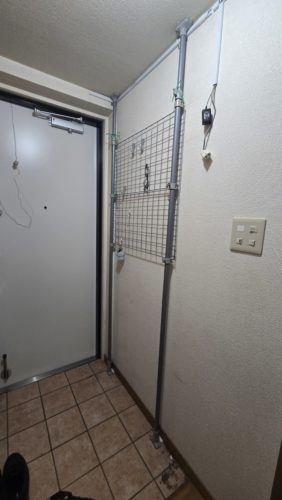 側壁に引っかけを設置