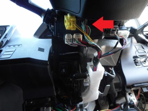 ハンドル左裏のコネクタ